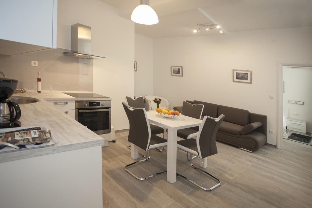 Old Square Apartment Split Buitenkant foto